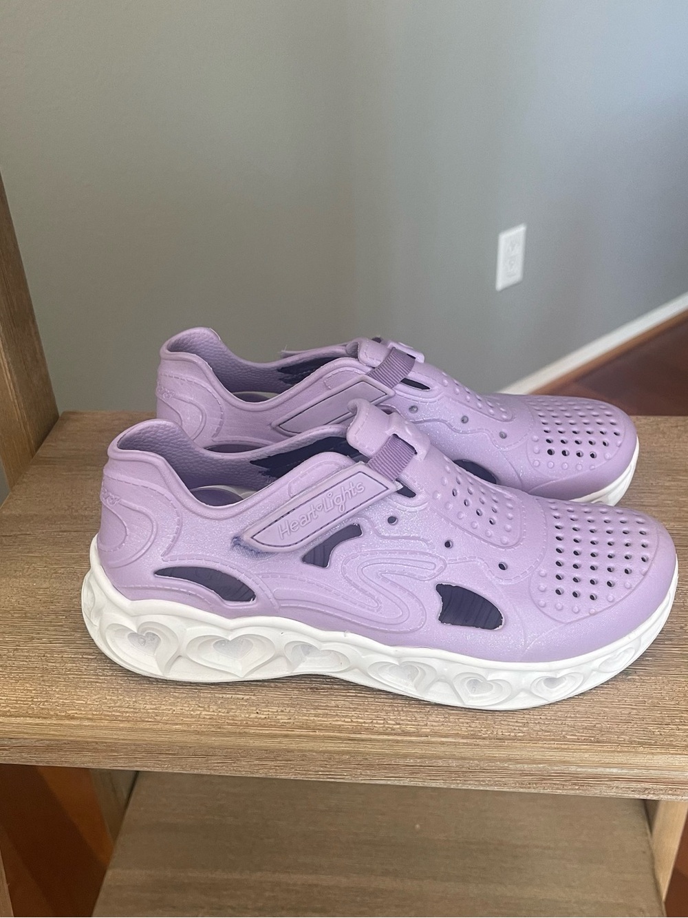 Skechers Foamies Light-Up Hearted Girls Size 3Y Purple Slip-On Clogs Heart Sole